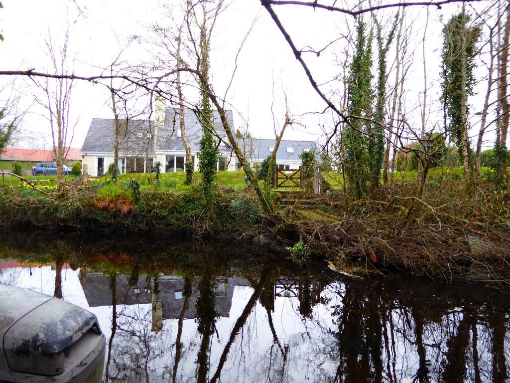Camillaun Lodge With Lough Corrib Boat Hire Oughterard Esterno foto