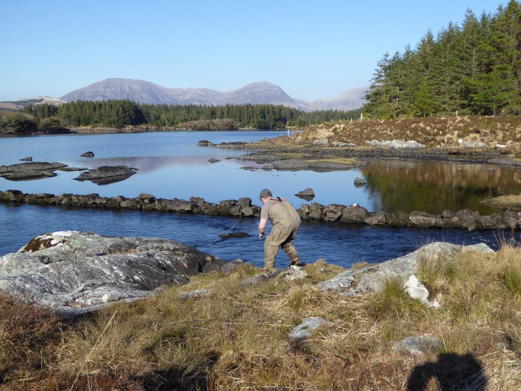 Camillaun Lodge With Lough Corrib Boat Hire Oughterard Esterno foto
