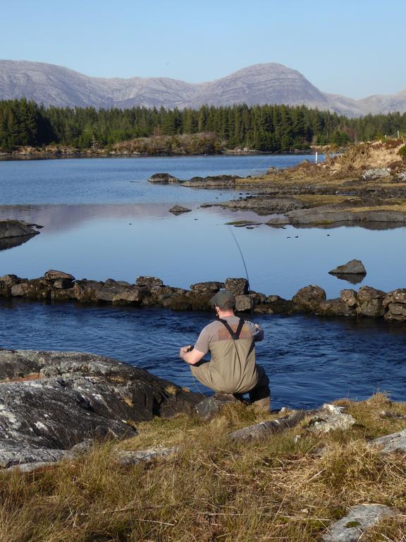 Camillaun Lodge With Lough Corrib Boat Hire Oughterard Esterno foto