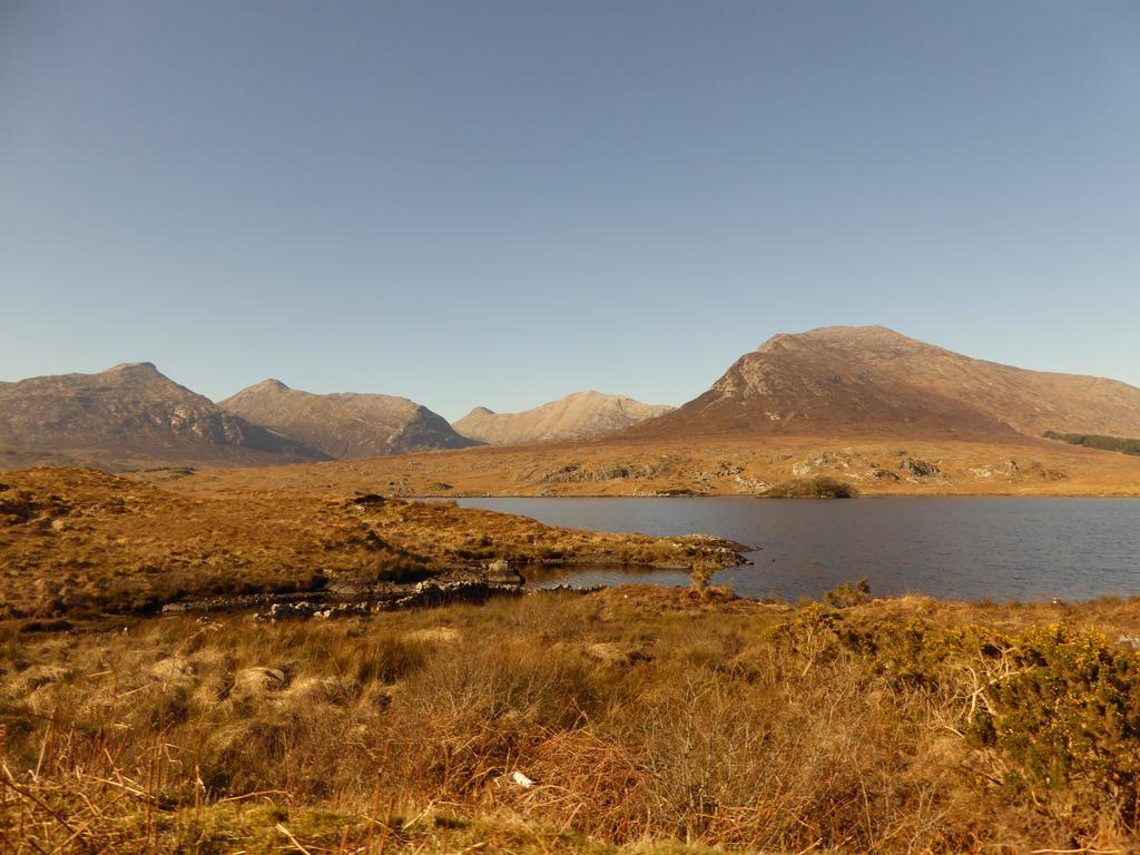 Camillaun Lodge With Lough Corrib Boat Hire Oughterard Esterno foto