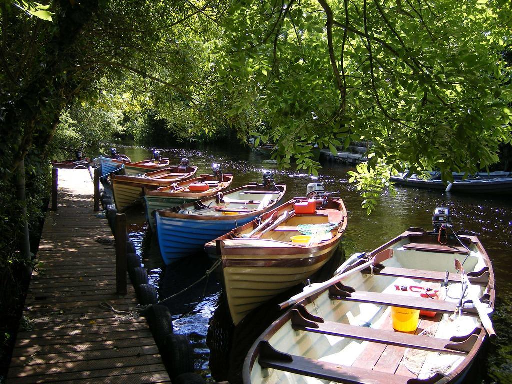 Camillaun Lodge With Lough Corrib Boat Hire Oughterard Esterno foto
