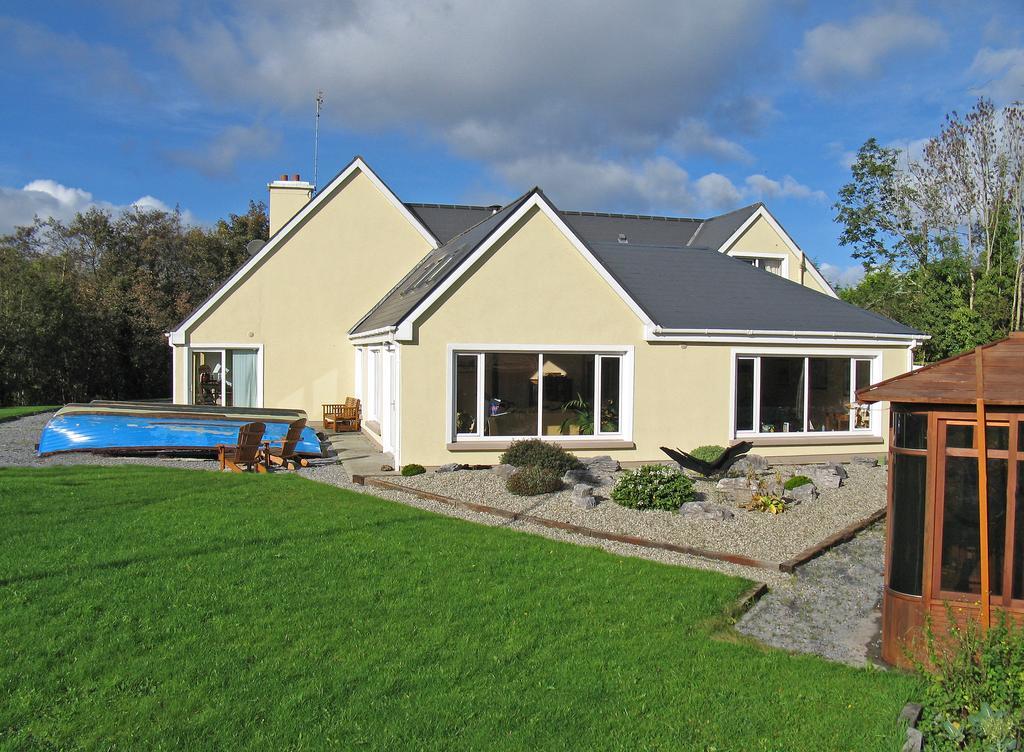 Camillaun Lodge With Lough Corrib Boat Hire Oughterard Esterno foto