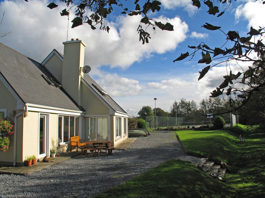 Camillaun Lodge With Lough Corrib Boat Hire Oughterard Esterno foto